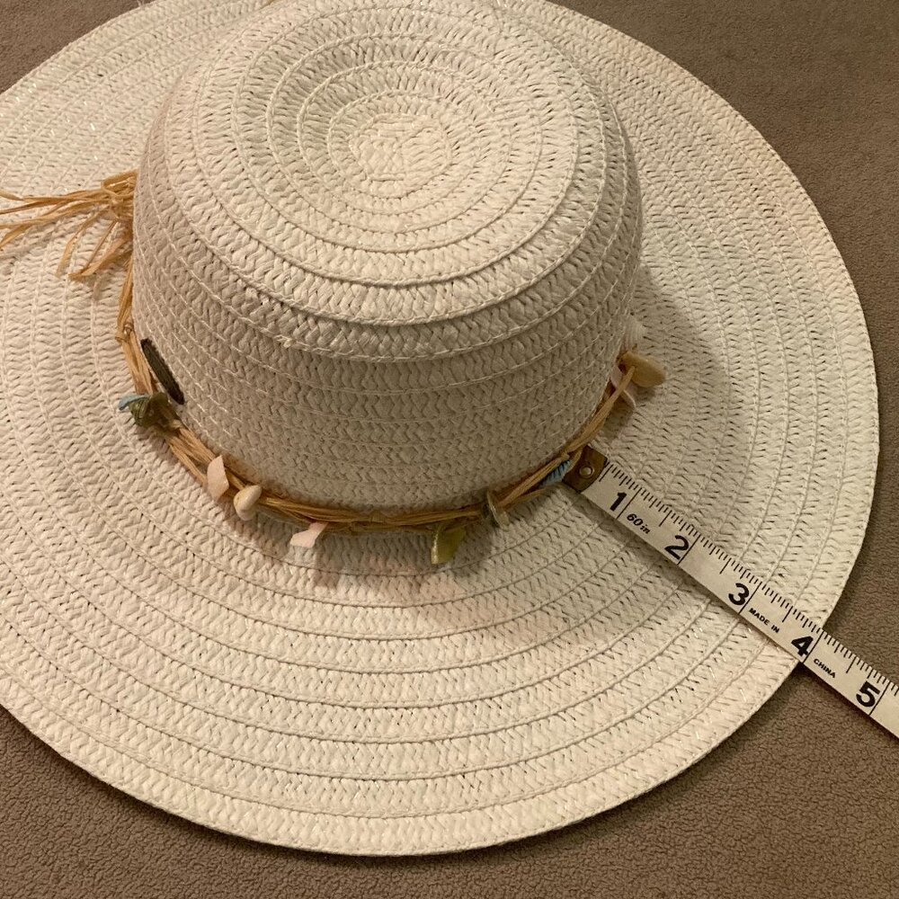 White sun hat with shell details